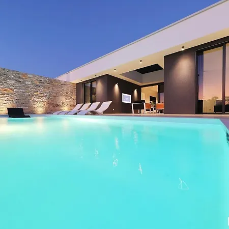 Villa Beautiful In Kraj, Pasman Island With Outdoor Swimming Pool, Wifi And 3 Bedrooms *