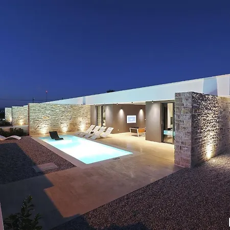 Beautiful In Kraj, Pasman Island With Outdoor Swimming Pool, Wifi And 3 Bedrooms Villa