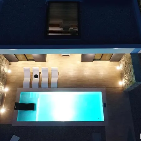 Villa Beautiful In Kraj, Pasman Island With Outdoor Swimming Pool, Wifi And 3 Bedrooms *